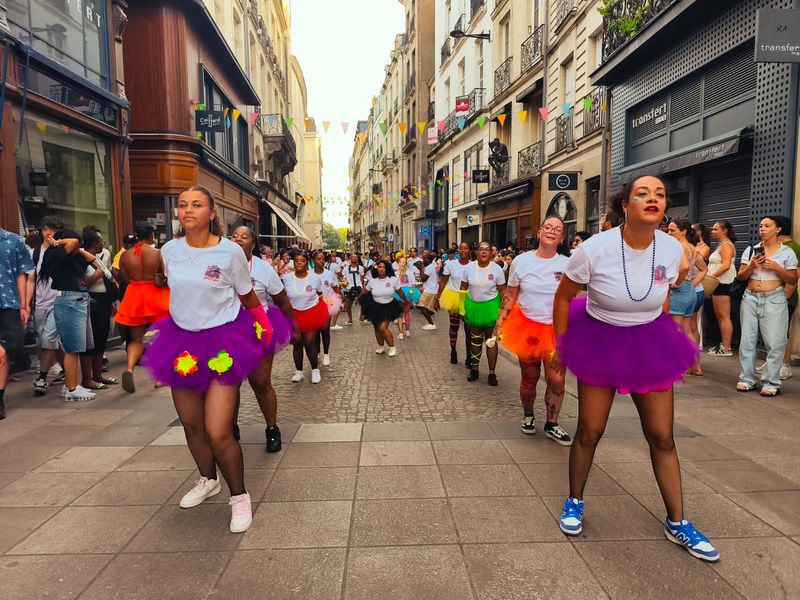 Photo 2 de Sa Ké Cho ( SKC) groupe de carnaval antillais, association pour la promotion de la culture antillaise avec danseuses & percussions ainsi que faire découvrir les répertoires musicaux antillais, via les ateliers, cours, manifestations, stages, concerts privés ou publiques au niveau régional & national